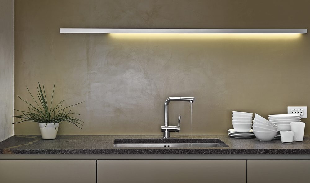 How to Adjust The Temperature on a Touchless Kitchen Faucet