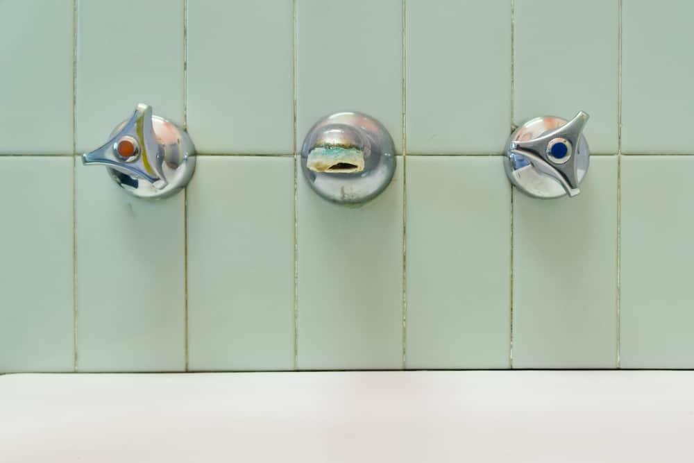 How To Remove A Corroded Tub Faucet