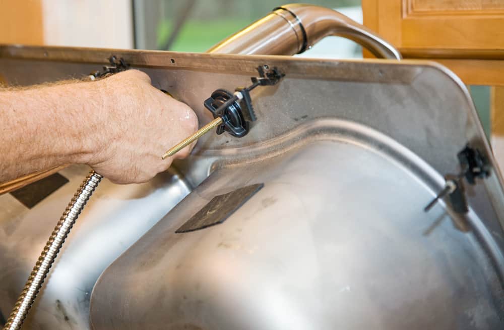 How To Loosen Faucet Mounting Nuts