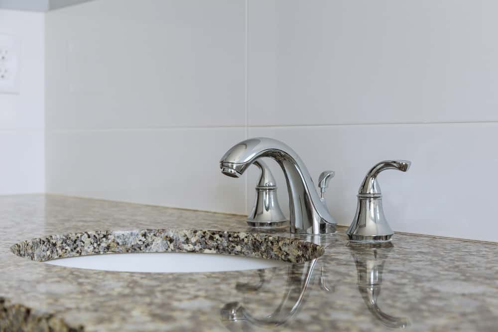 What is a Deck Mount Faucet