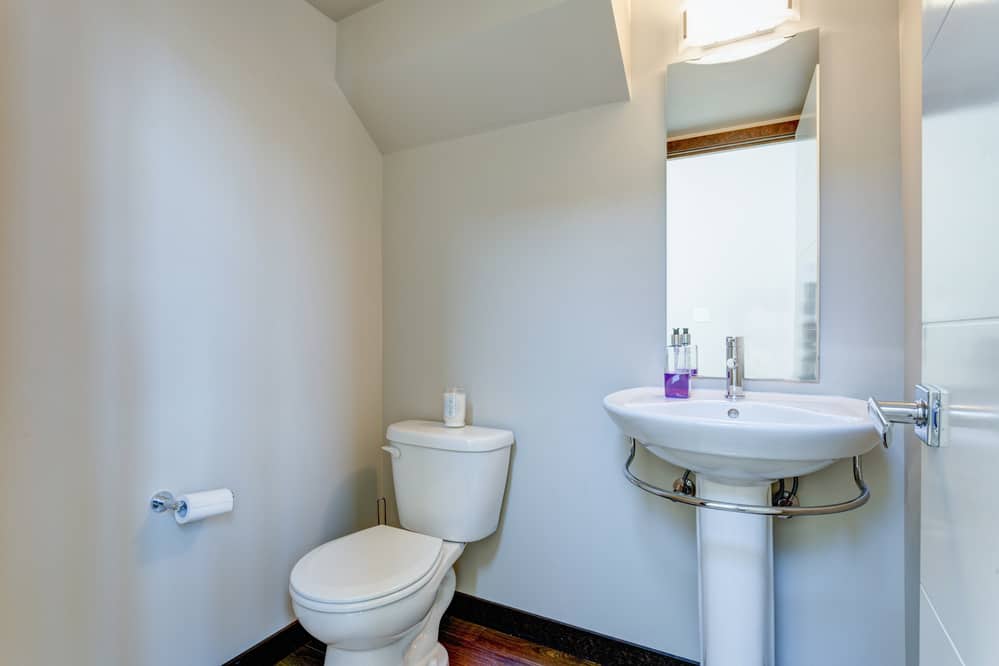 Pedestal Sink in Bathroom