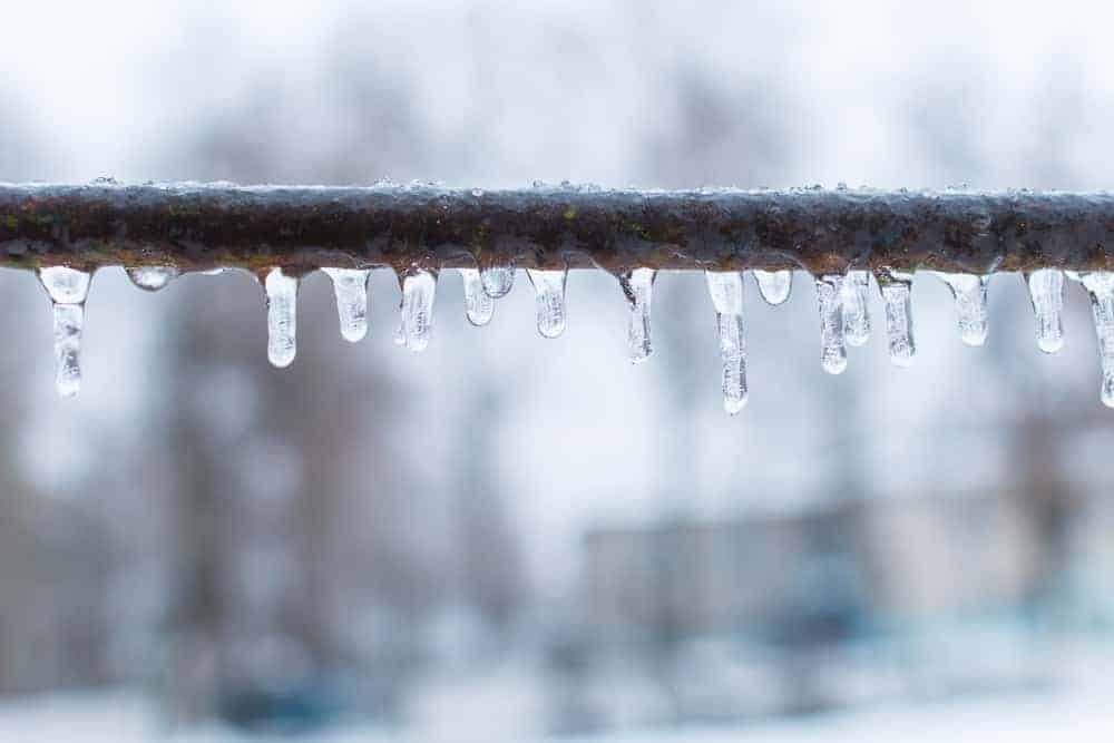 Can I Flush My Toilet If My Pipes Are Frozen