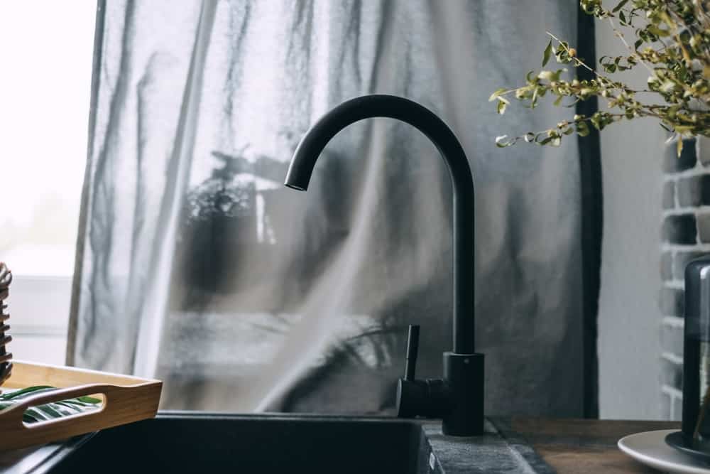 Black vs. Stainless Steel Faucets: Which One Should I Choose